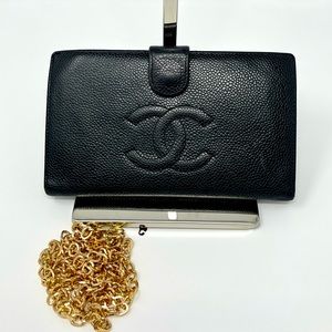 Chanel CC Logi Caviar bifold wallet